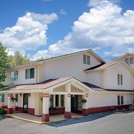 Motel Super 8 By Wyndham Newburgh/West Point Stewart Intl Airport Extérieur photo