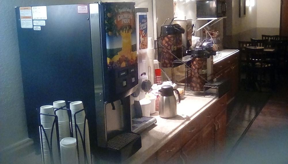 Motel Super 8 By Wyndham Newburgh/West Point Stewart Intl Airport Extérieur photo