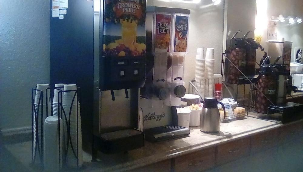 Motel Super 8 By Wyndham Newburgh/West Point Stewart Intl Airport Extérieur photo