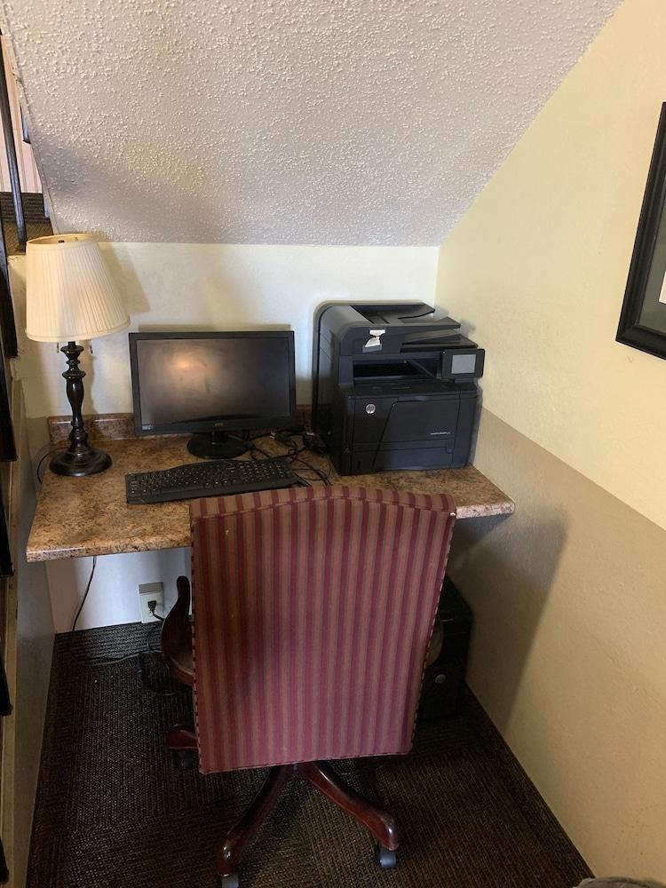 Motel Super 8 By Wyndham Newburgh/West Point Stewart Intl Airport Extérieur photo